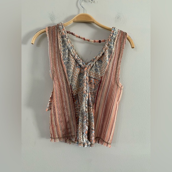 NEW GIMMICKS PIECED CROCHET TANK TOP SIZE: S - Picture 9 of 10